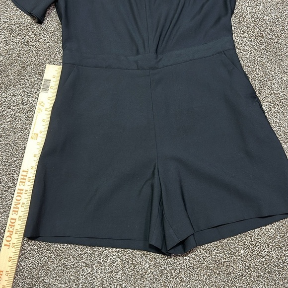 Banana Republic Petite romper flutter sleeve shorts pockets black 2P one piece - Picture 10 of 16